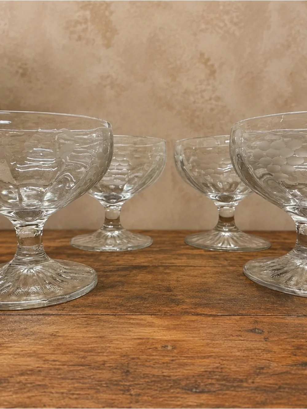 Set of 4 Vintage Etched Grape Sherbet Dessert Cups Footed Glass Bowls 4½”